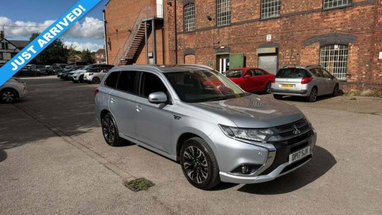2017 Mitsubishi Outlander 2.0h 12kWh 4hs SUV 5dr Petrol Plug-in Hybrid CVT 4WD Euro 6 (stop/start...