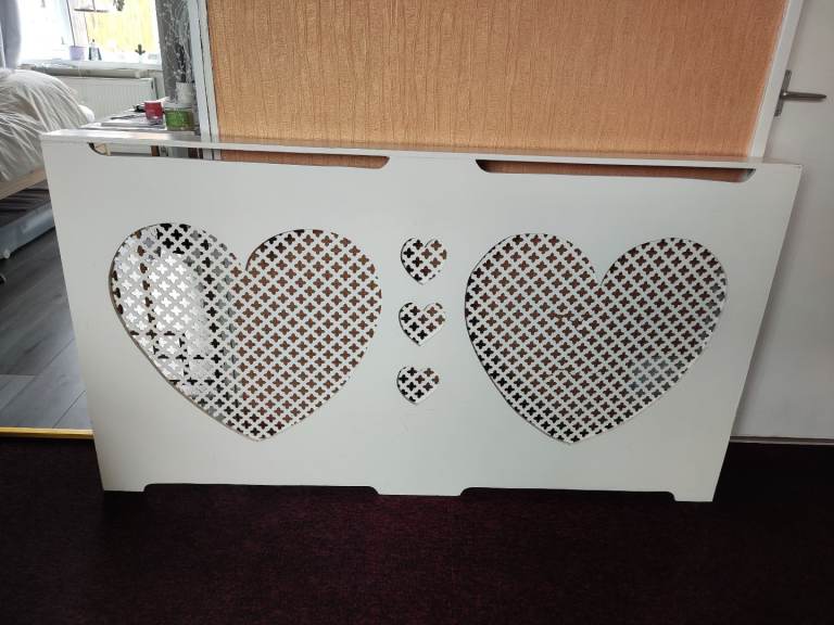 Wooden radiator cover 