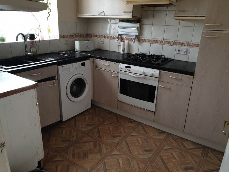 3 Bedroom House to let near Ilford Lane Uphall School Ilford IG1 2JH