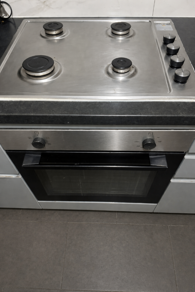 Room for Pakistani female . 