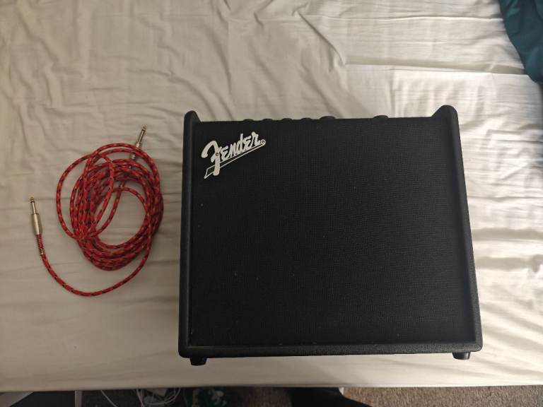 Fender Mustang LT25 guitar amplifier