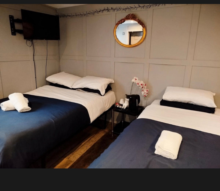 Spacious & Cosy Ensuite Room for Rent in - BN2 1PG