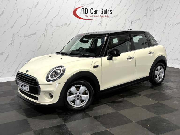 2019 MINI Hatch 1.5 Cooper Classic Steptronic Euro 6 (s/s) 5dr HATCHBACK Petrol Automatic