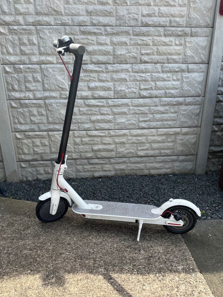 Xiaomi Mi M365 Electric Scooter in White