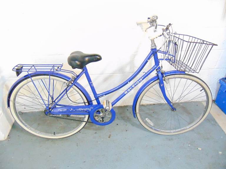 Raleigh Caprice (18" frame) Dutch style/Step-through/Town Bike (free local delivery)
