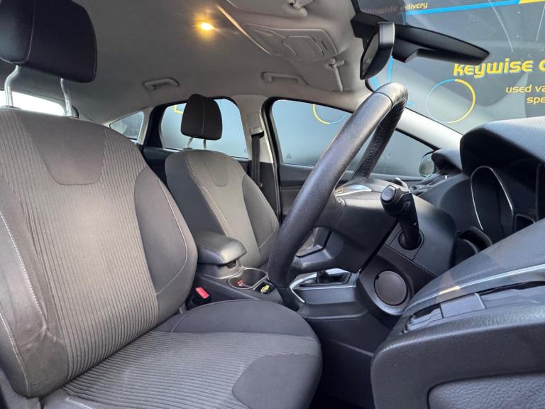 2013 Ford Focus 1.0 125 EcoBoost Titanium Navigator 5dr HATCHBACK PETROL Manual