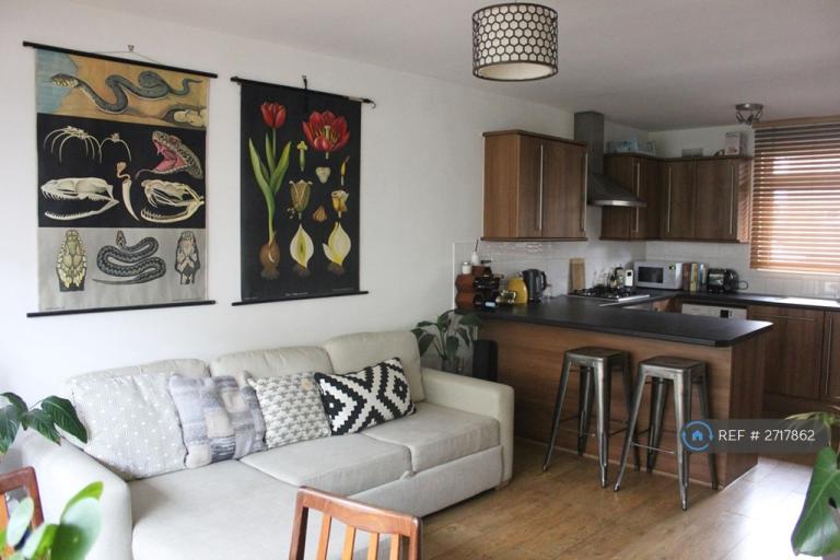 1 bedroom flat in Thorne Road, London, SW8 (1 bed) (#2717862)