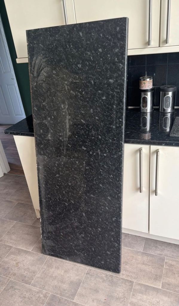 FREE Kitchen worktop 5ft x 61” 