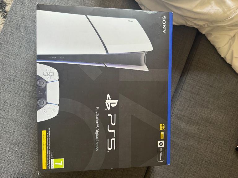 PlayStation 5 Digital Edition – Excellent Condition + Extra Controller