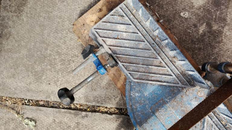 Vintage hand tile cutter