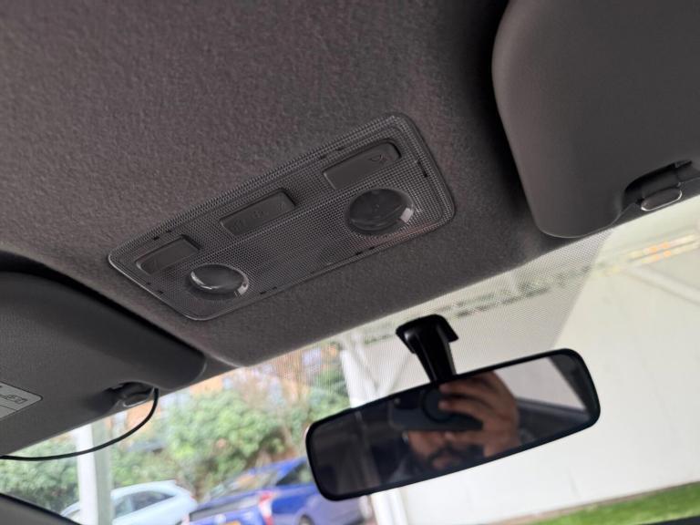 2015 Toyota Yaris 1.33 VVT-i Icon 5dr CVT HATCHBACK PETROL Automatic