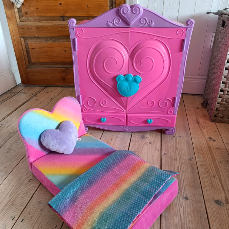 Build a Bear Bundle -wardrobe, bed & clothes