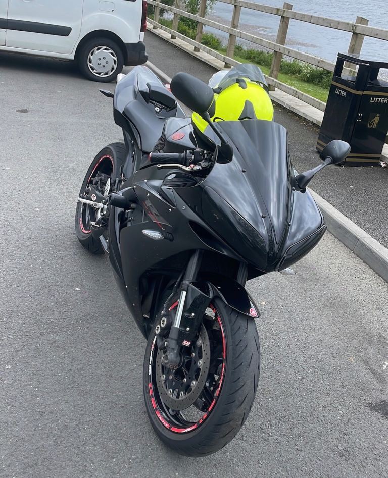 2006 Yamaha R1 Raven black 