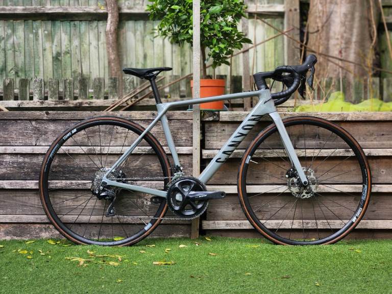 FULL CARBON CANYON ULTIMATE CF SL 7 DISC | 11sp 105 HYD DISC | ROAD BIKE | 54cm SMALL