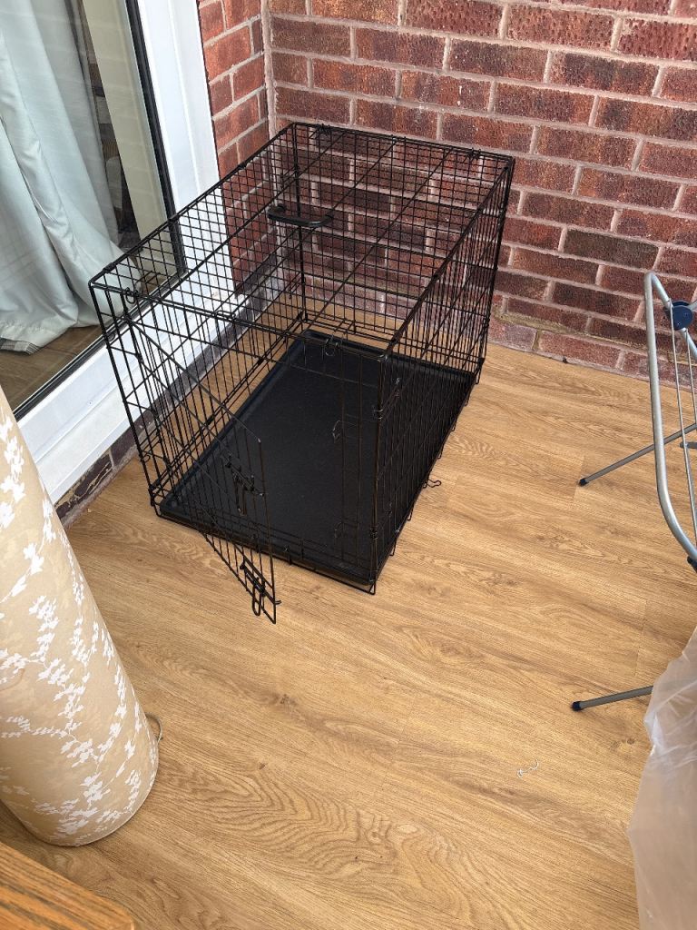 Medium dog crate 