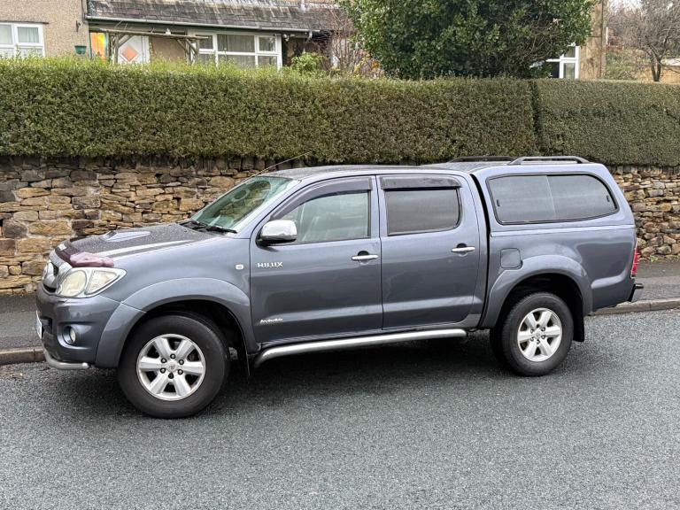 2010 Toyota Hilux Invincible D/Cab Pick Up 3.0 D-4D 4WD 171 Auto PICK UP Diesel Automatic