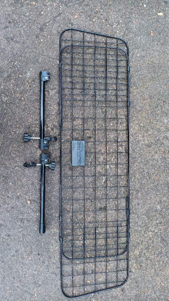 Sakura dog guard for car