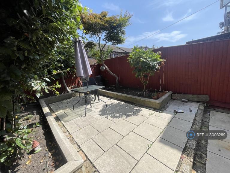 4 bedroom house in Cumberland Road, London, E13 (4 bed) (#3003269)
