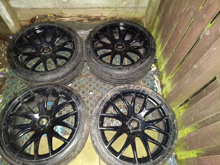 4 22 inch range rover alloys 