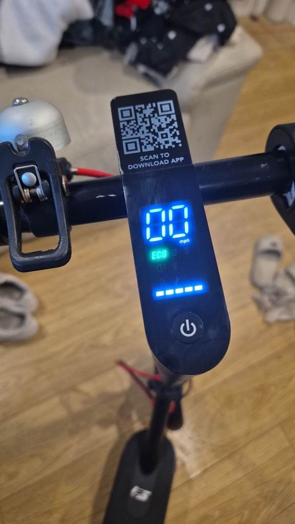 Electric Scooter with Digital Display – Good Condition