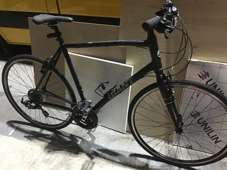 Giant escape hybrid bike