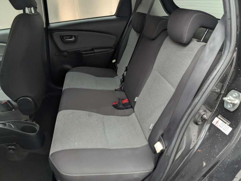 2016 Toyota Yaris 1.5 VVT-h Icon Hatchback 5dr Petrol Hybrid E-CVT Euro 6 (101 ps) REVERSING  HAT...