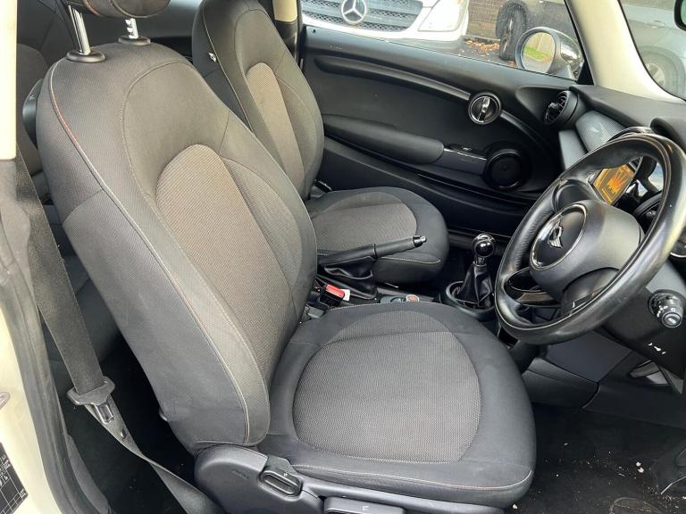 2014 MINI Hatch 1.5 Cooper D 3dr HATCHBACK Diesel Manual