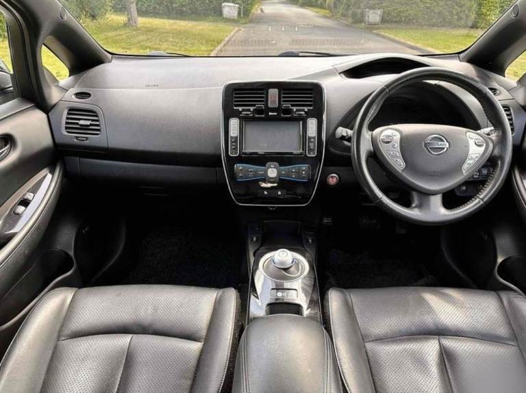 2015 65 Nissan LEAF TEKNA ELECTRIC CAR EURO 6 ULEZ LEATHERS CAMERAS PRIUS HYBRID FREE PARKING