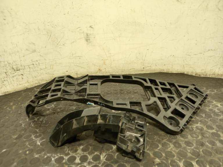 Mg Hs Rear Bumper Bracket 2020-2024