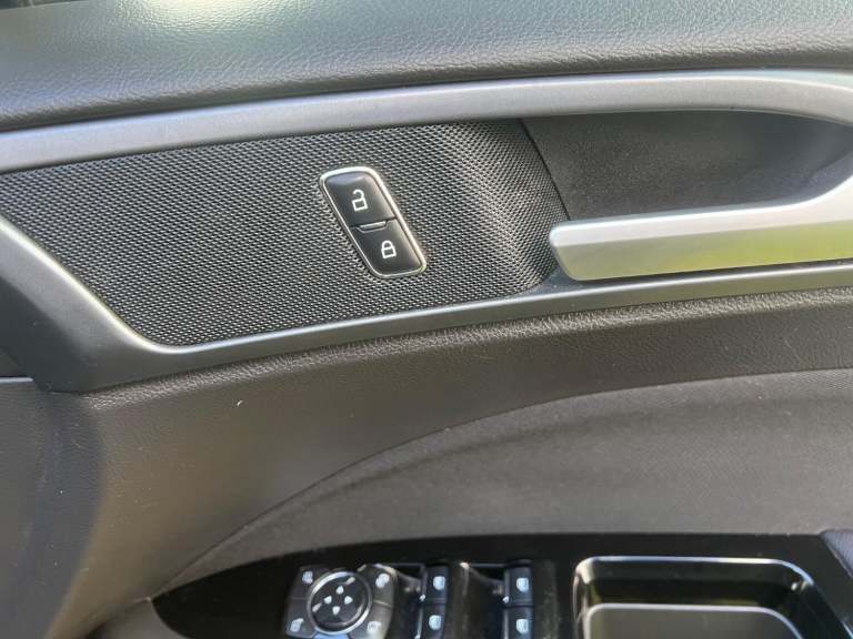 FORD MONDEO 2.0 TDCi ECO Zetec Edition Black Manual Diesel 2018