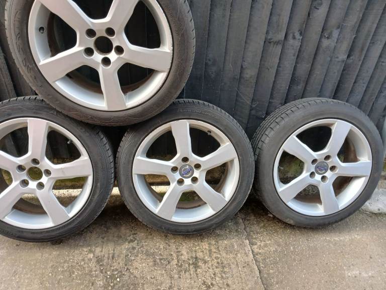 Volvo wheels and tyres