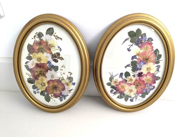 2 VINTAGE ST MICHAEL M&S OVAL PRESSED FLOWER FRAMED GLAZED PRINTS JOANNA SHEEN