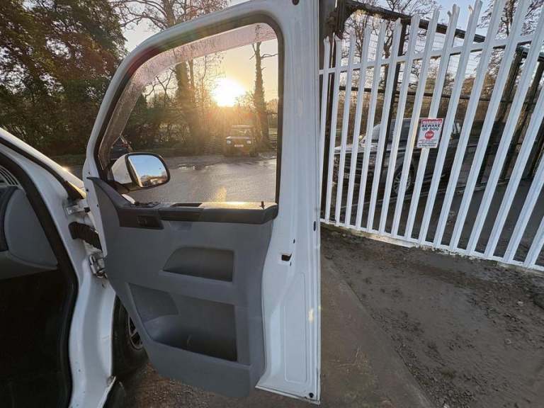 2014 Volkswagen Transporter Transporter T32 Startline TDI BlueMotion Technology Crew Cab DIESEL M...