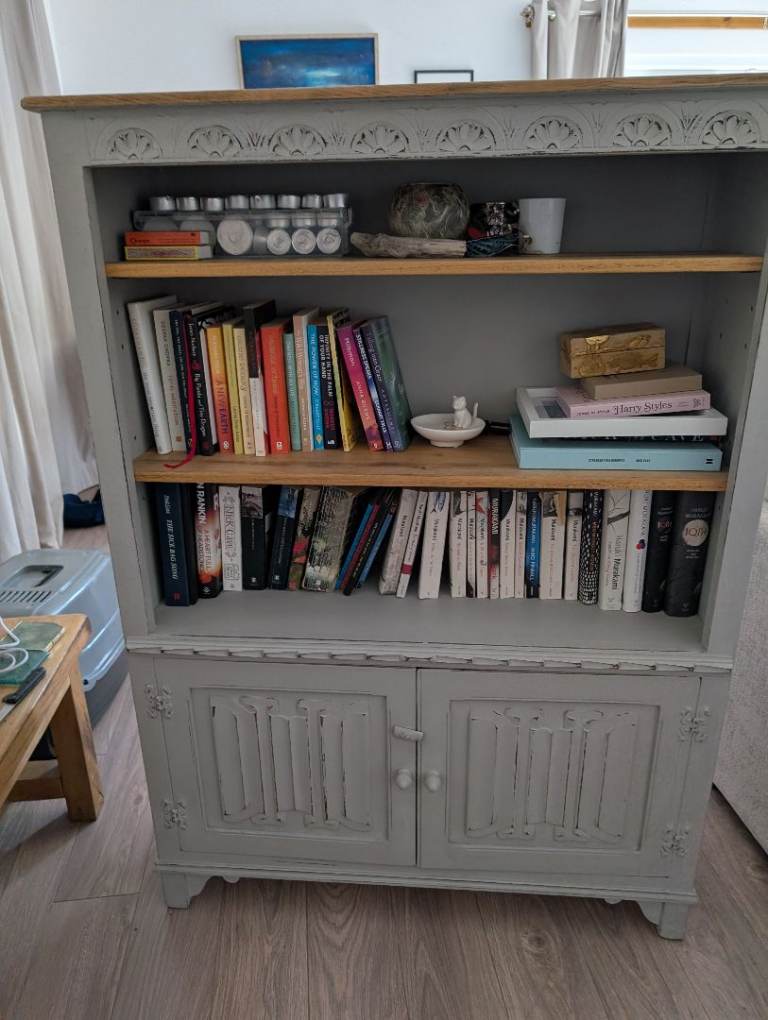 Bookcase / Dresser - (Jaycee Furniture)