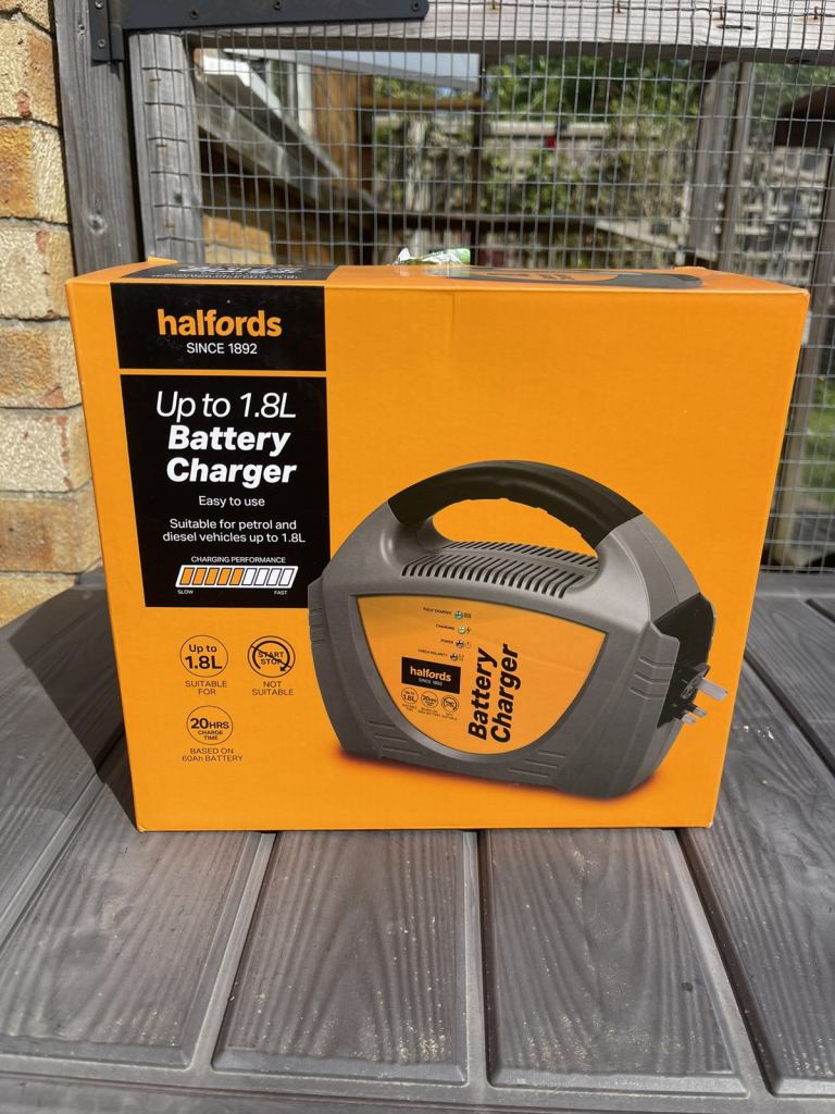 image for Halford 1.8l battery charger 