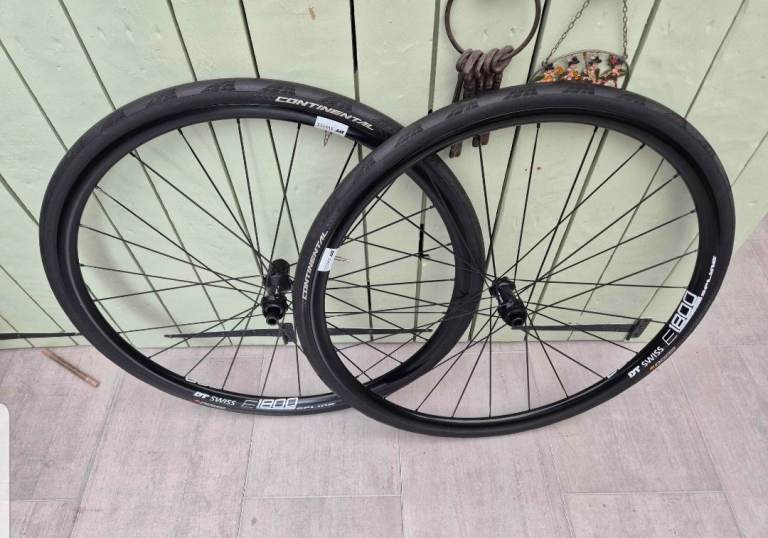 Dt swiss e1800 spline 29 wheelset with tyres