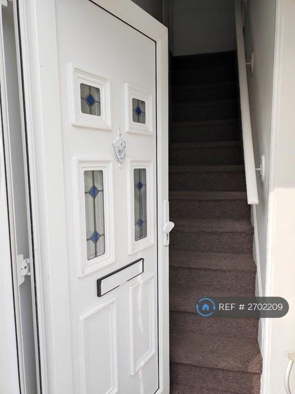 2 bedroom flat in Cholmeley Road, Reading, RG1 (2 bed) (#2702209)