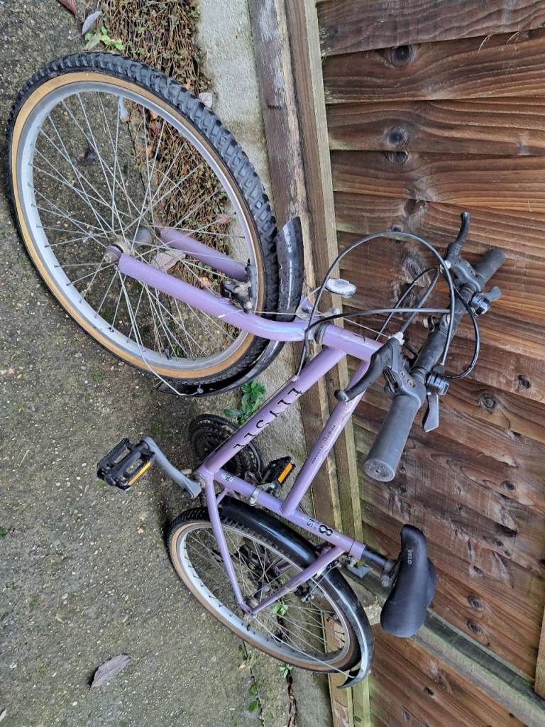 Childs bike great condion selling for a friend