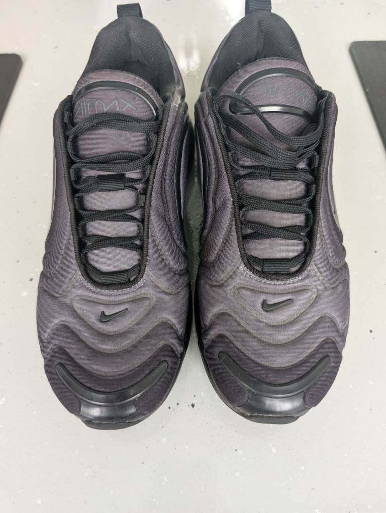 Nike Air Max 720 Trainers – Black, Good Condition