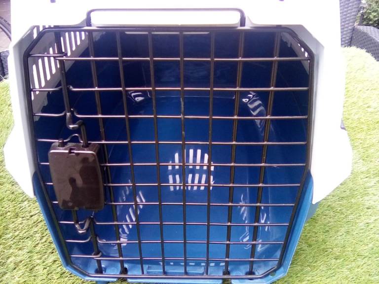 Large pet carrier.