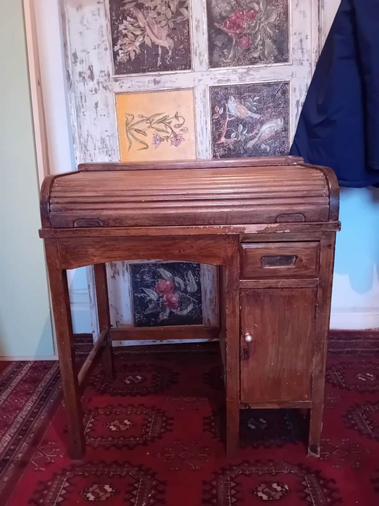 Childs roll top desk