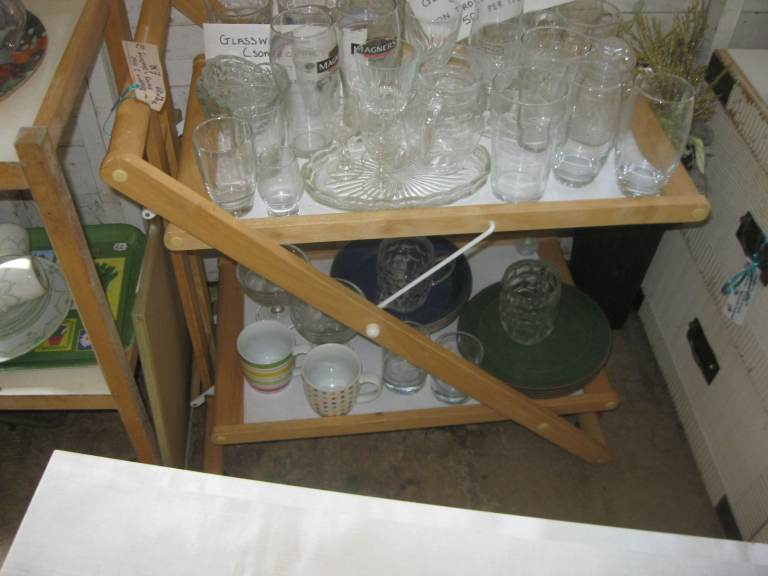 MODERN 2 TIER DRINKS / TEA TROLLEY. WHEELS AT END. VERSATILE LOCATION USAGE