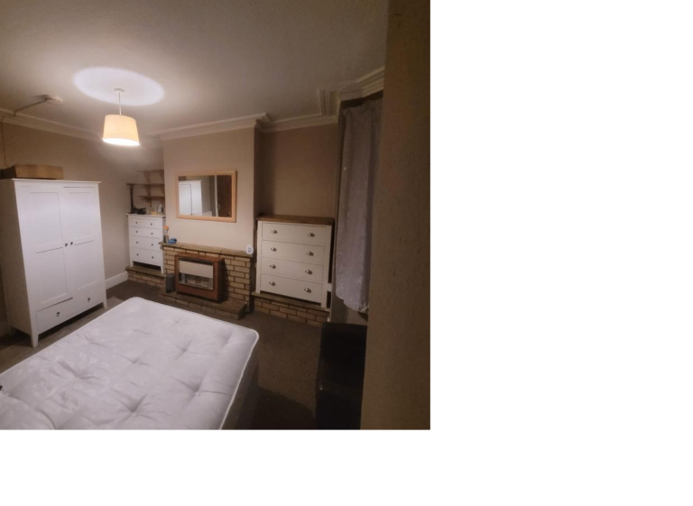 Spacious & Cosy Double Room For Rent AT NN1 4HG
