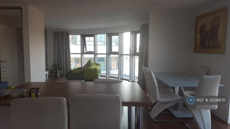 3 bedroom flat in Bloomsbury Court, Nottingham, NG1 (3 bed) (#3006870)