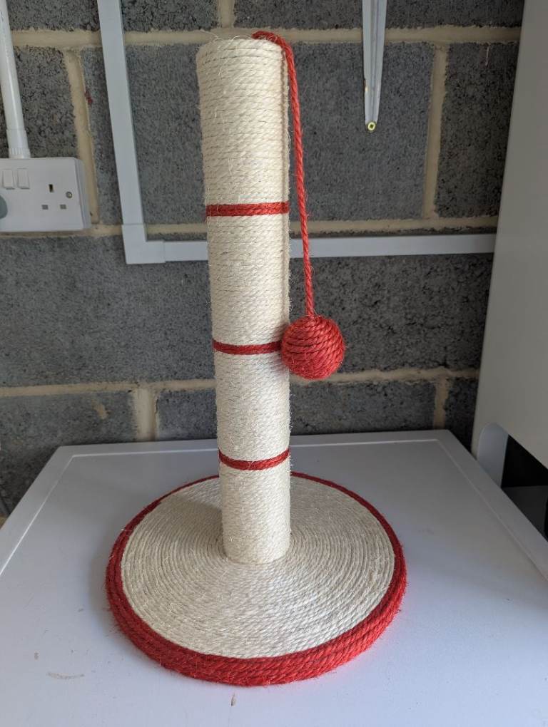 Cat scratcher post. Free. 