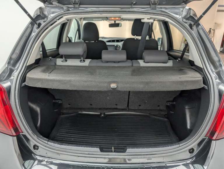 2016 Toyota Yaris 1.5 VVT-h Icon Hatchback 5dr Petrol Hybrid E-CVT Euro 6 (101 ps) REVERSING  HAT...