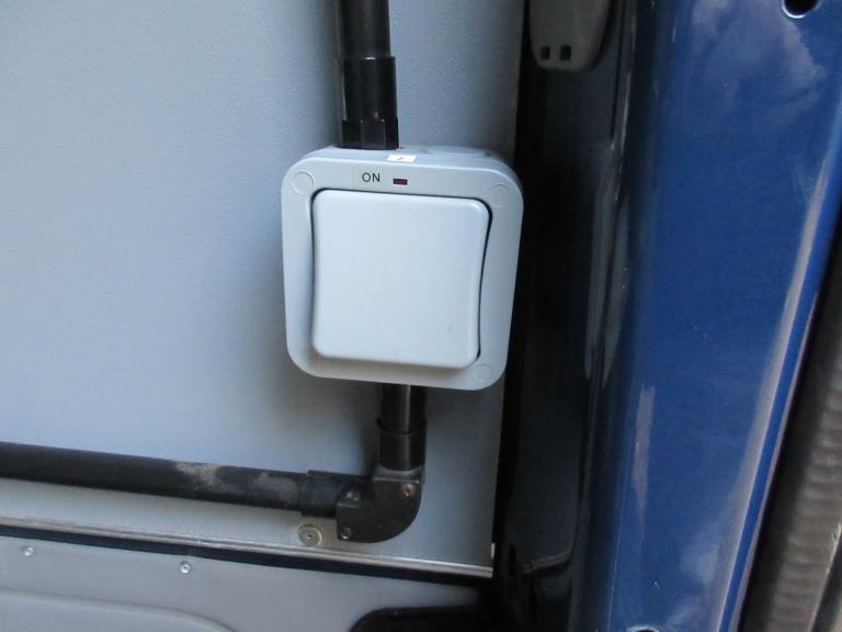 2014 Mercedes-Benz Sprinter 316 2.1CDi 3.5T L2H2 MWB MED ROOF [Email address removed. Click Email...