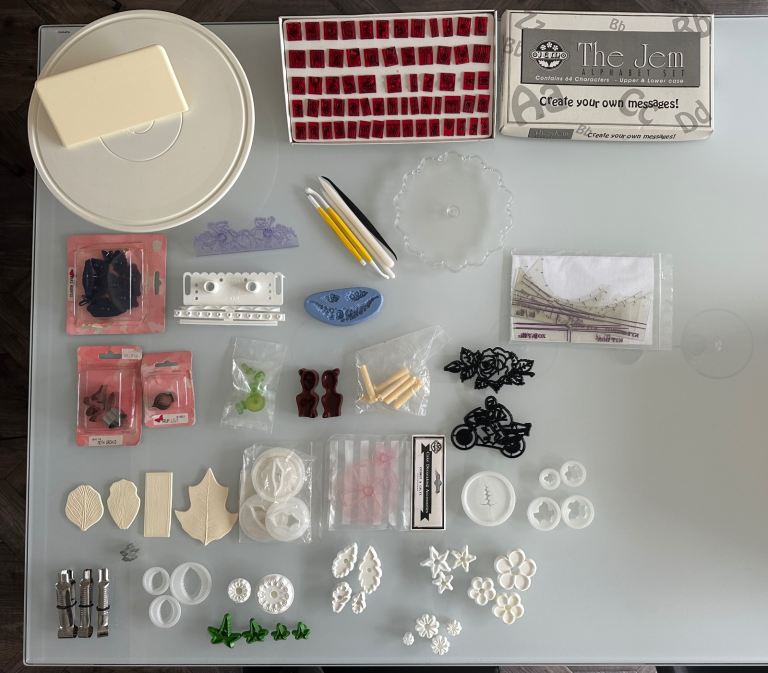 Sugarcraft cake decorating cutters, tools & moulds