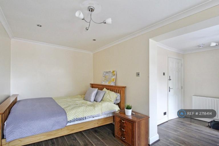 1 bedroom in Greenford, Greenford, UB6 (#2718414)