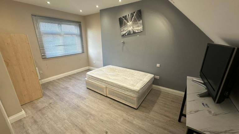 BENEFITS ACCEPTED - Self-Contained Studio Flat Available in Eltham Mottingham Bromley SE9